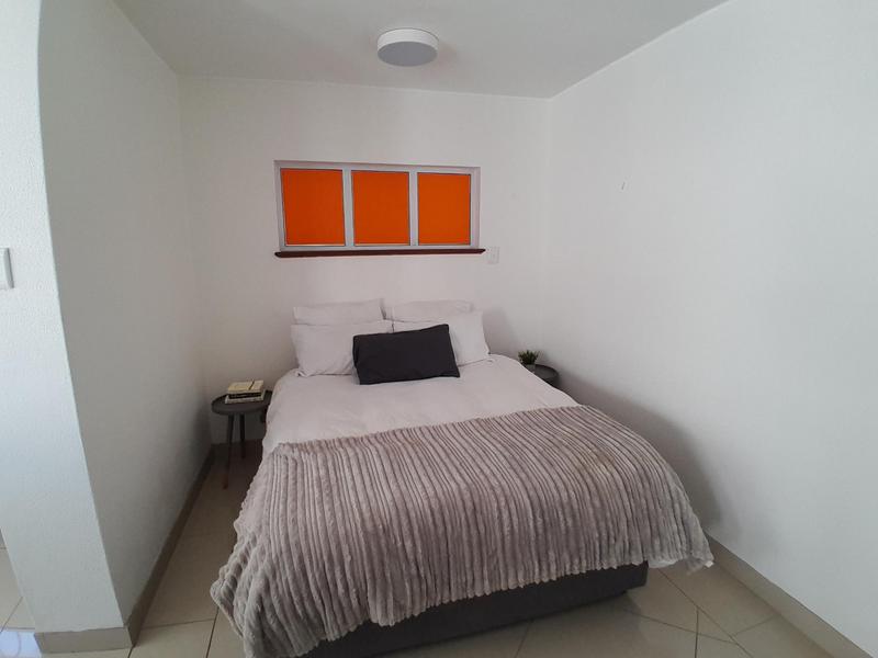 To Let 1 Bedroom Property for Rent in Sea Point Western Cape